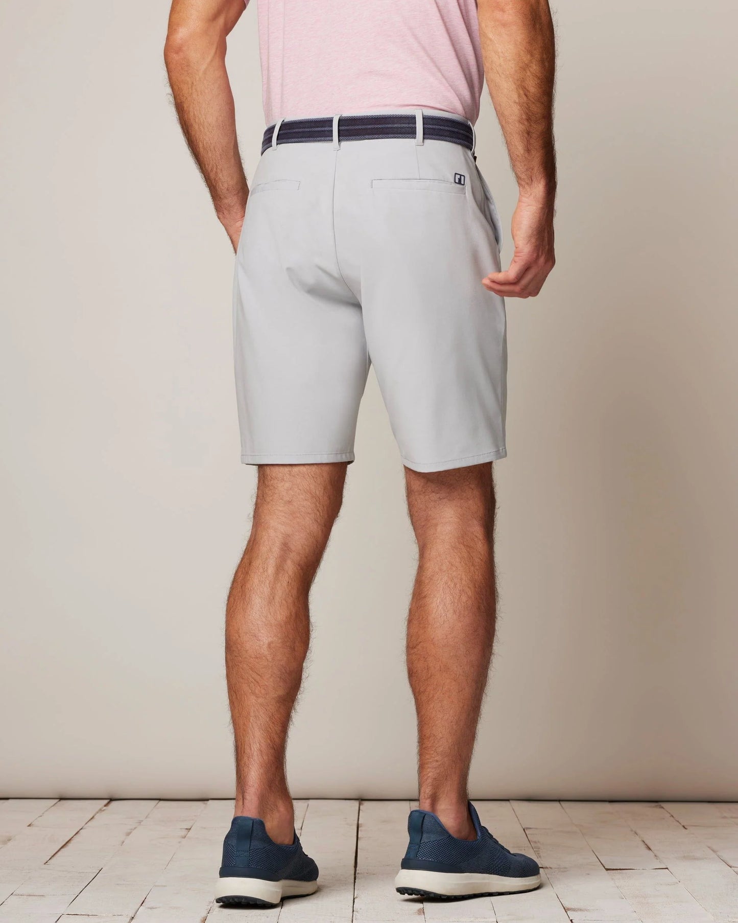 Johnnie-O Cross Mulligan Short Light Grey